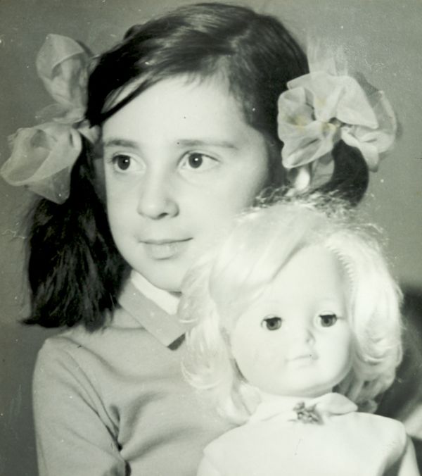 Olga and Lala, the doll. She was the prize for pronouncing the letter "L"