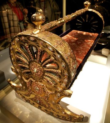 cradle made of gold