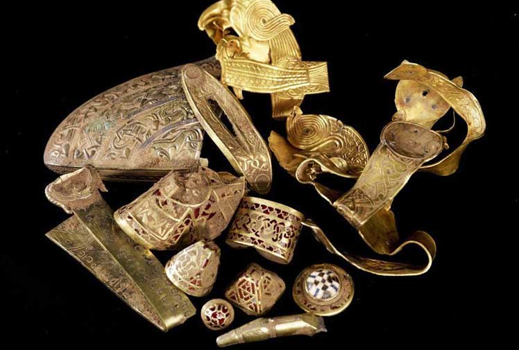 Terry Herbert Gold Sword Decoration Terry Herbert Gold Sword Decoration