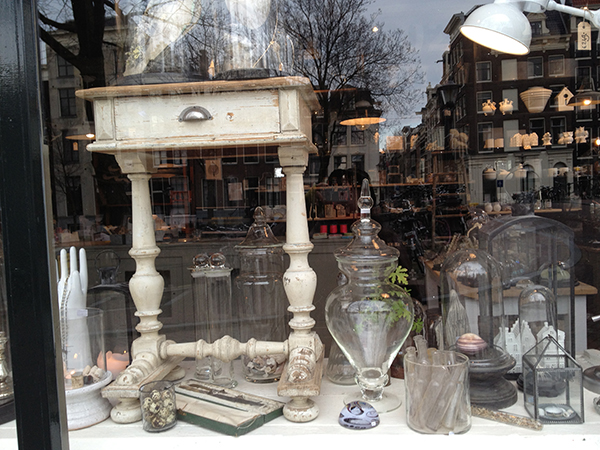 2013-03-21 store of curiosities in Amsterdam